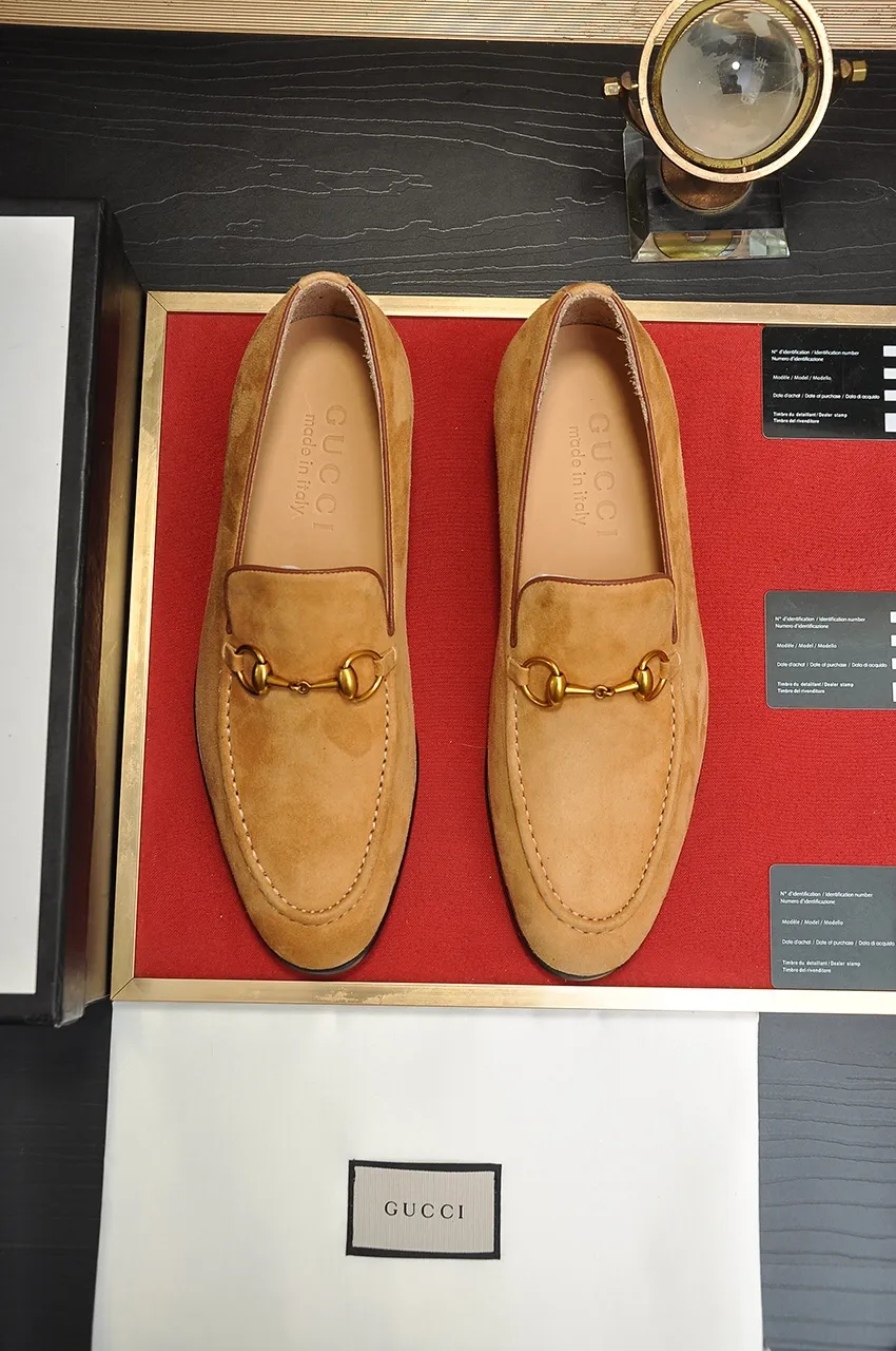 Men's men's shoes 💰500💶 [LV] (original single cowhide lining) 🍀LV's latest genuine leather business suit shoes are launched simultaneously on the official website. The first-layer cowhide imported from Italy is made of heavy gold, 💥official website 1:1 rubber outsole. Versatile to wear, high-end without losing class, and the color combination is extraordinary. This four-season style is alluring when worn on your feet, showing off your big-name flair. Standard code 38-45 (45 customized)
